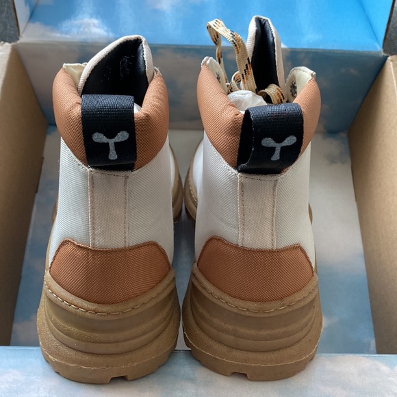 NWT Alice + Whittles (Thesus Outdoors) The Legacy Weekend Boot (Cuero) - Size 37 - Picture 3 of 5